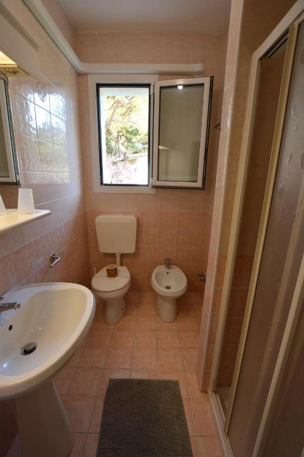 Villa A Lignano Pineta Lignano Sabbiadoro Buitenkant foto
