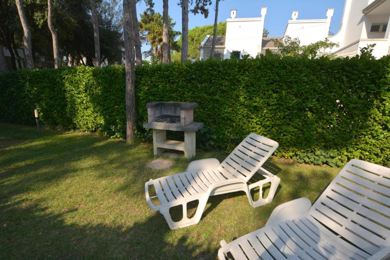 Villa A Lignano Pineta Lignano Sabbiadoro Buitenkant foto