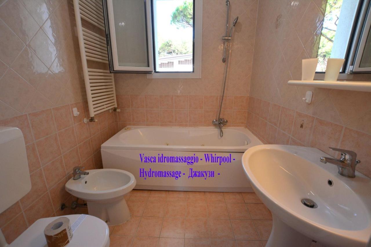 Villa A Lignano Pineta Lignano Sabbiadoro Buitenkant foto