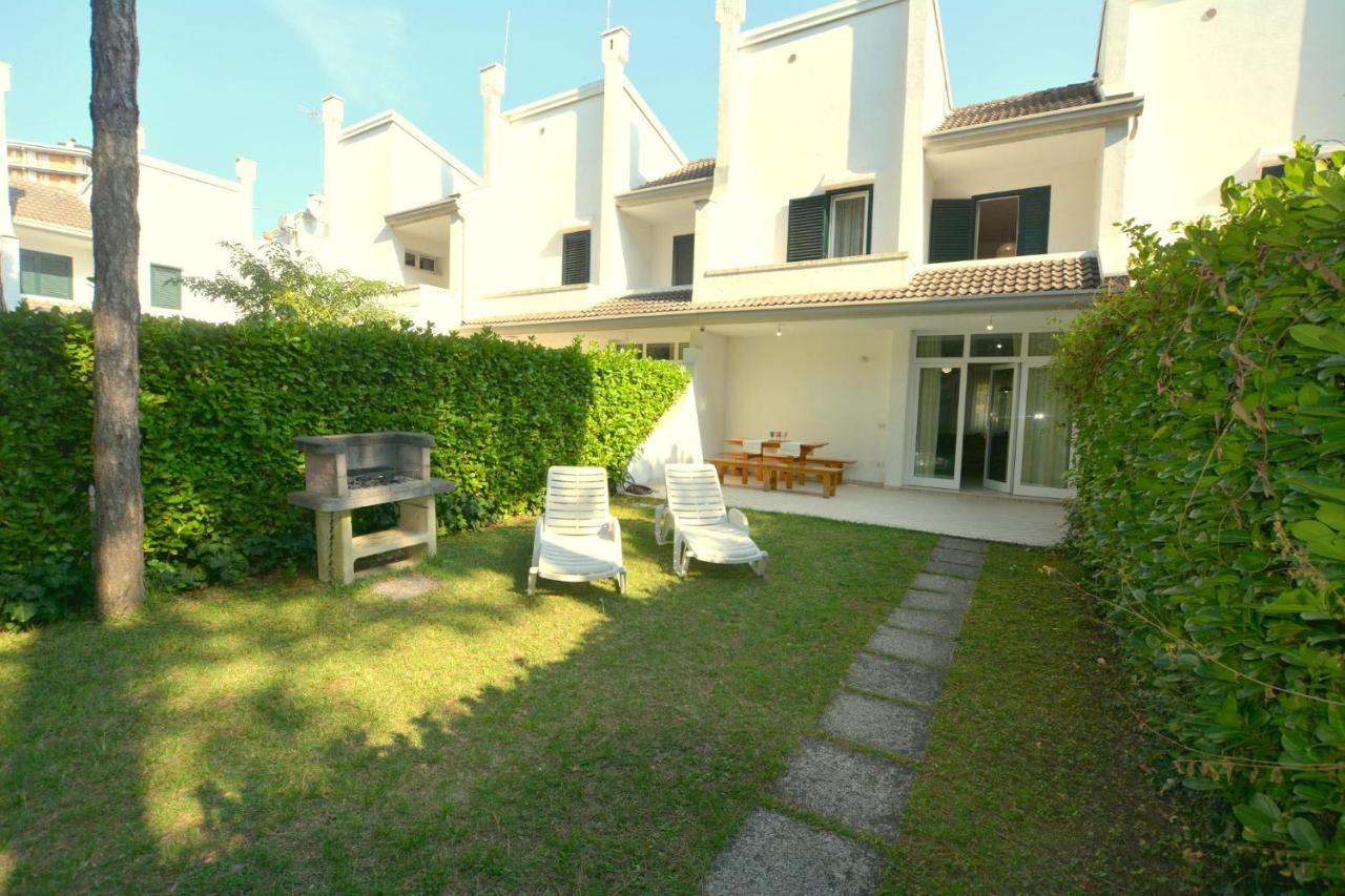 Villa A Lignano Pineta Lignano Sabbiadoro Buitenkant foto