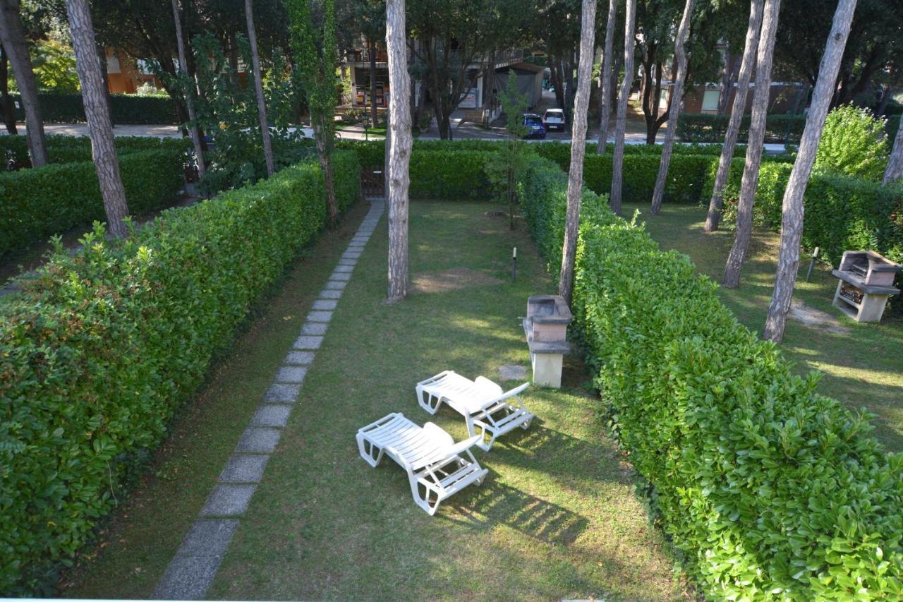 Villa A Lignano Pineta Lignano Sabbiadoro Buitenkant foto